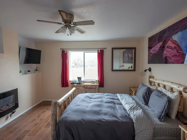 Bryce Trails Bed and Breakfast, Cedar City 8/50