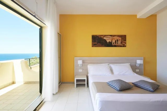 غرفة مزدوجة سوبيريور بإطلالة على البحر، CDSHotels Terrasini 1/6