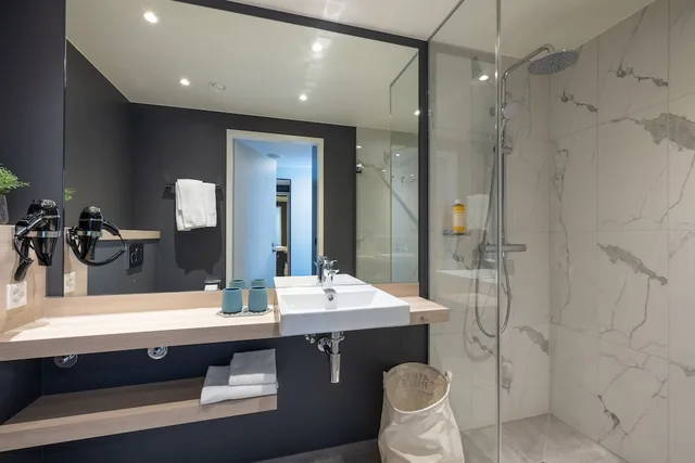 جناح استوديو بسرير كوين بشرفة، Radisson Hotel & Suites Zurich 8/10