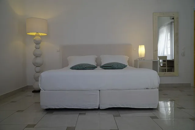 غرفة ديلوكس بإطلالة جزئية على البحر، Margie Mykonos Hotel 1/4