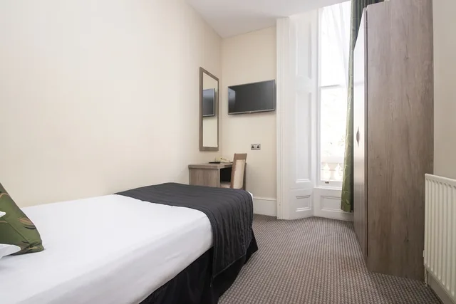 غرفة قياسية مفردة بسرير فردي، Kensington Gardens Hotel 3/10