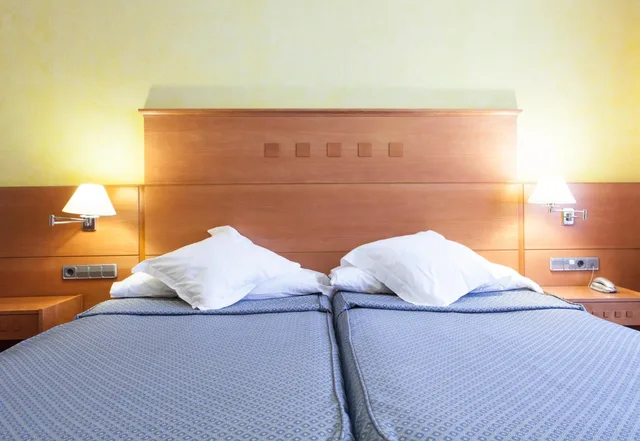 غرفة بسرير مزدوج أو سريرين منفصلين، Hotel Cervantes 6/8