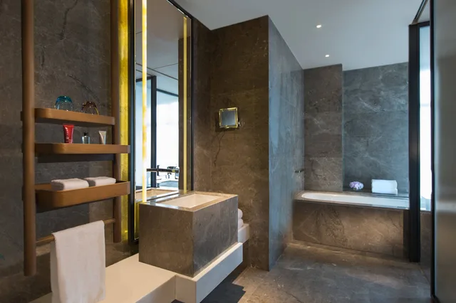 Room, King Bed, City View, Chongqing Marriott Hotel 5/8