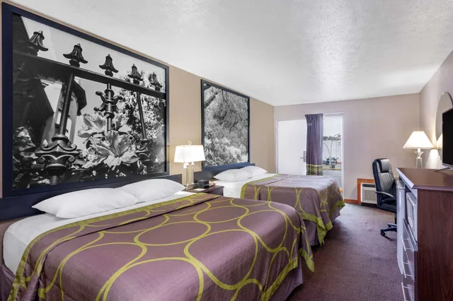 غرفة بسريرين كوين للمدخنين، Super 8 By Wyndham Locust Grove 2/4