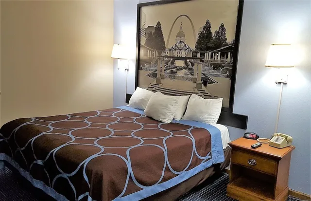 غرفة قياسية بسرير كينج، Super 8 by Wyndham O'Fallon MO/St. Louis Area 2/7