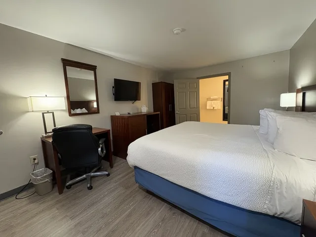 غرفة بسرير كينج لذوي الإعاقة لغير المدخنين، OYO Hampton South Carolina Hwy 278 5/10