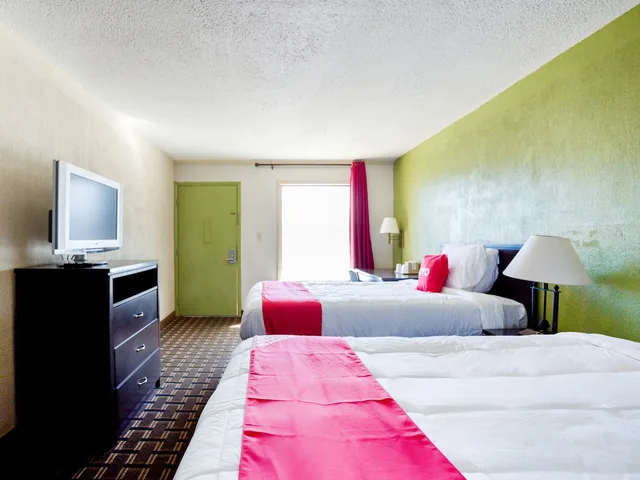 2 Full Bed Smoking، OYO Hotel Pensacola I-10 & Hwy 29 5/10
