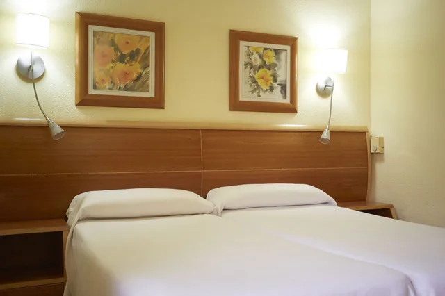 غرفة مفردة بسريرين منفصلين، Invisa Hotel La Cala 5/10