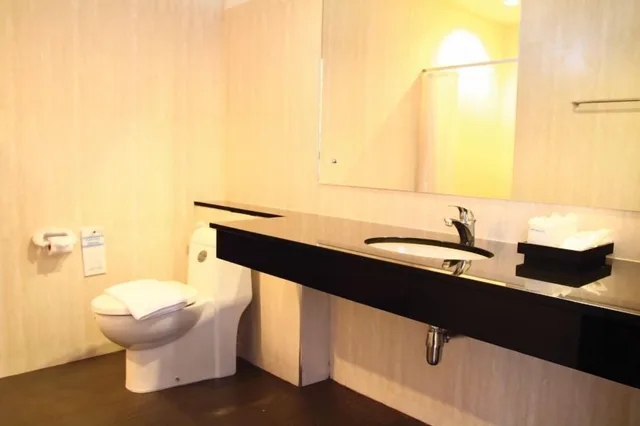 غرفة سوبيريور بسريرين منفصلين، The White Pearl Hotel 2/2