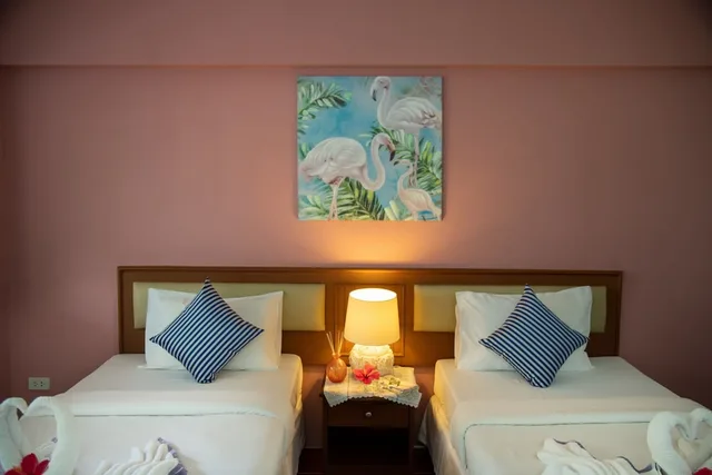بنغل ديلوكس بسرير كوين وسرير فردي، Bay Beach Resort 3/6