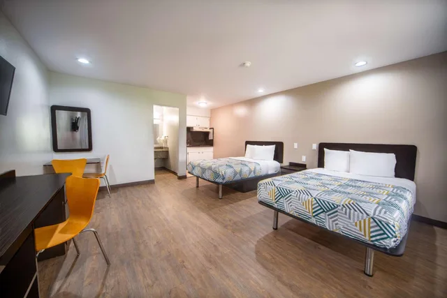 2 Full Beds - Smoking, Micfridge، Motel6 Livingston, TX 4/10