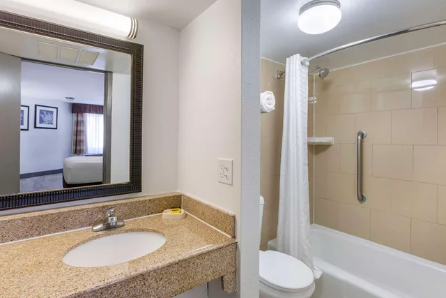 غرفة بسرير كينج، Best Western Plus El Paso Airport Hotel and Conference Center 4/4