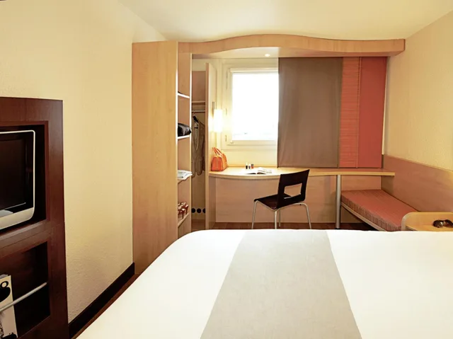 غرفة قياسية ثلاثية، Ibis Braga 2/8