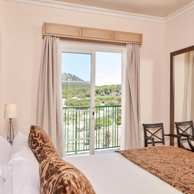 1 Bedroom, Penthouse Suite, Side Sea View، Zafiro Cala Mesquida 2/4