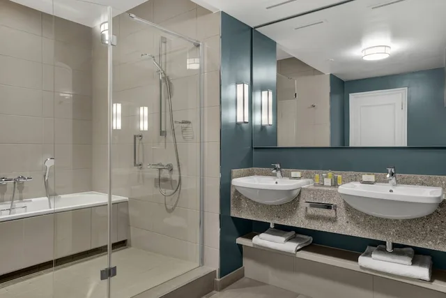 جناح تنفيذي بسرير كينج بغرفة نوم واحدة، Bristol Marriott Royal Hotel 2/2
