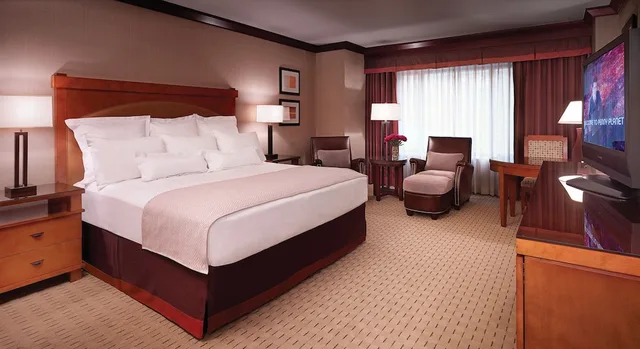 غرفة فاخرة بسرير كينج بإطلالة على المدينة، Ameristar Casino Resort Spa Black Hawk 1/1