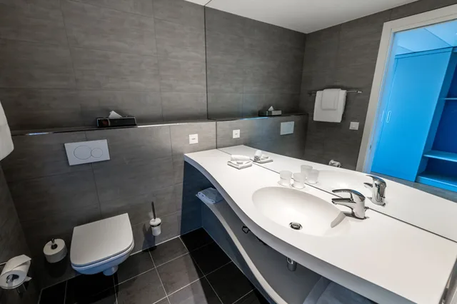 Superior, Queen Bed, Aquatis Hotel 8/10