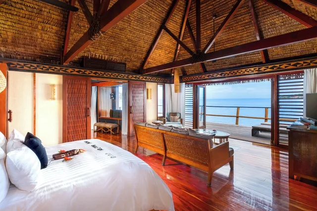Overwater, Bure, King Bed, Likuliku Lagoon Resort - Adults Only 2/8