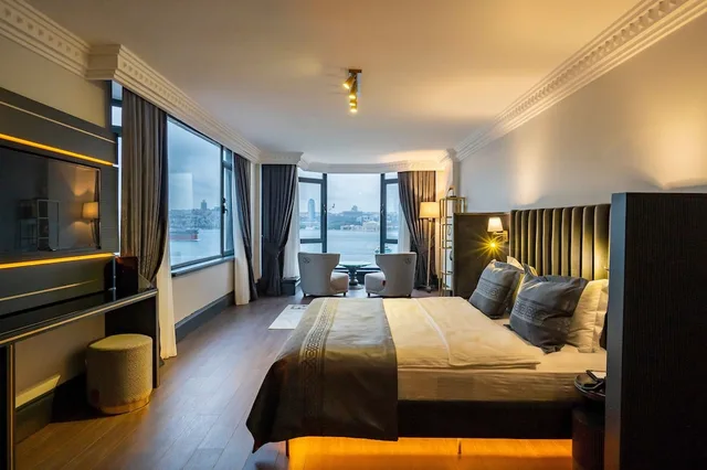 جناح بسرير كينج بإطلالة على البحر بجاكوزي، Sozbir Royal Residence Boutique Class 1/2