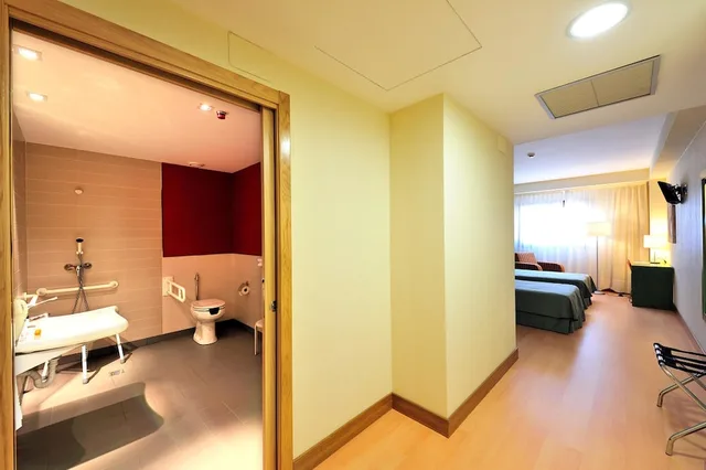 غرفة ثلاثية بثلاثة أسرّة، Hotel Naval Sestao 6/6