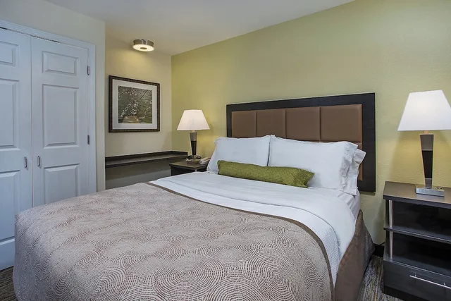 جناح بسرير كوين بغرفة نوم واحدة لذوي الإعاقة، Candlewood Suites Louisville Airport, an IHG Hotel 3/6