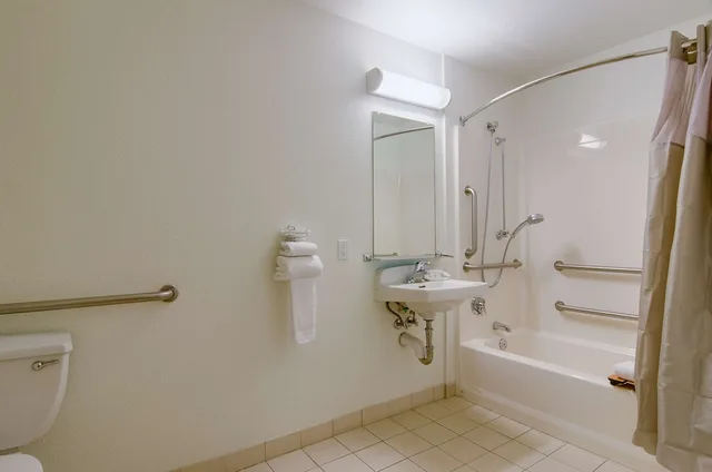Standard, 2 Double Beds, Smoking, Accessible, Motel6 Tacoma, WA - Fife 4/6