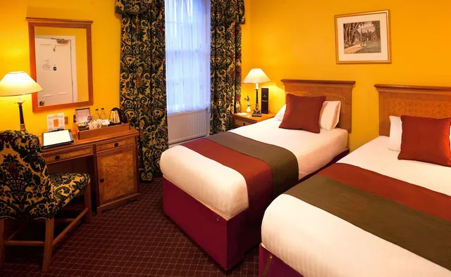 غرفة كلاسيكية بسريرين منفصلين أو سرير مزدوج، Royal Highland Hotel 3/4