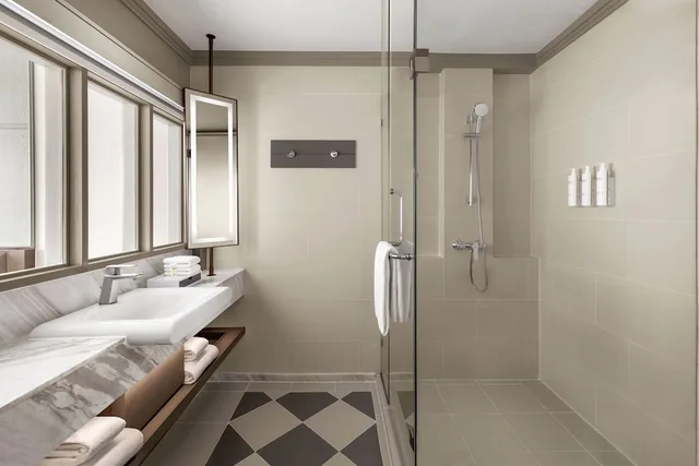 غرفة ديلوكس بسرير كينج بإطلالة على المدينة، Courtyard By Marriott Bangkok Sukhumvit 20 5/5