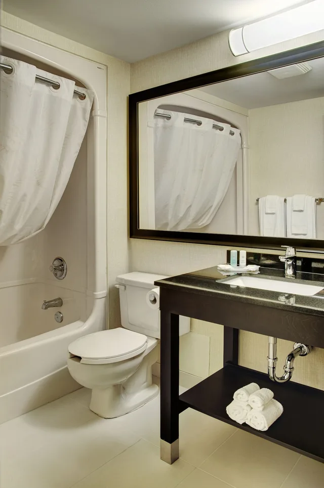 غرفة قياسية بسرير كوين في الطابق الأرضي، Comfort Inn Edmundston 6/6