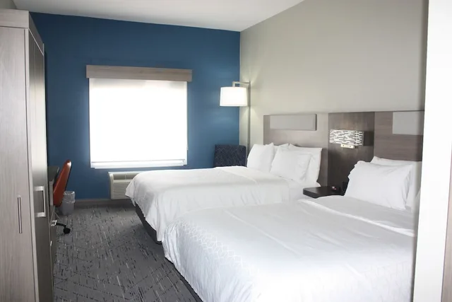 جناح بسريرين كوين، Holiday Inn Express Hotel & Suites Shamrock North 2/4