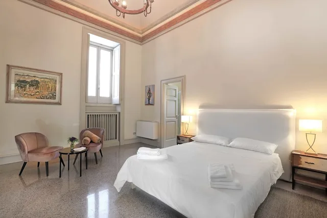 Classic, Queen Bed, Palazzo Circolone 1/10