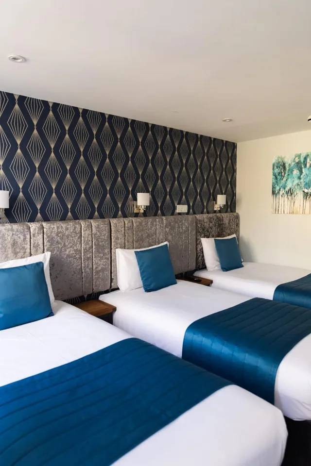 Room, Triple, Private Bathroom, Top Floor, George 1/8