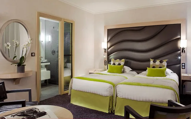 غرفة سوبيريور بإطلالة على البحر، Le Grand Hotel Des Thermes 1/3