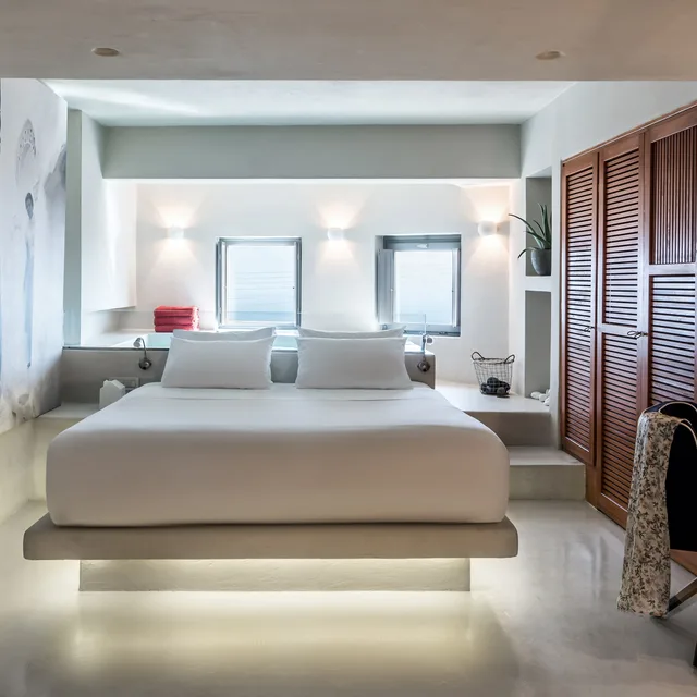 Interior, Royal, Caldera or Pool View, Plunge Pool، West East Suites - Adults Only 1/5