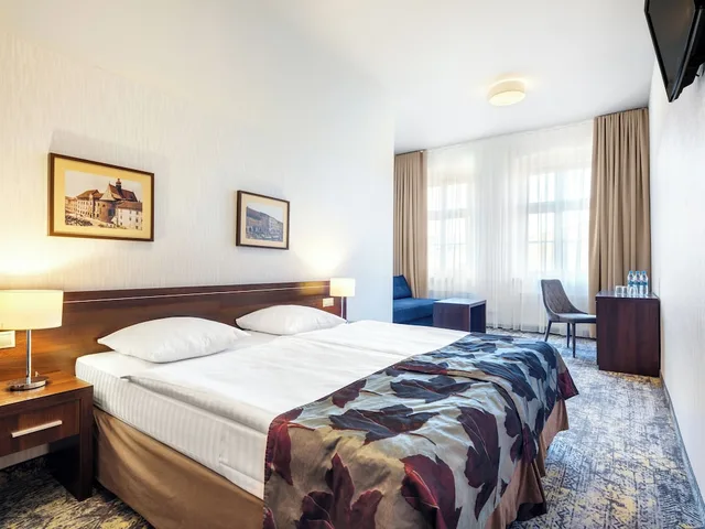 غرفة سوبيريور ثلاثية بسرير مزدوج مع أريكة، Rezydent Hotel 3/10