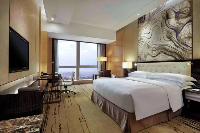 غرفة تنفيذية بسرير كينج مع دخول الصالة، Hilton Zhengzhou 2/2