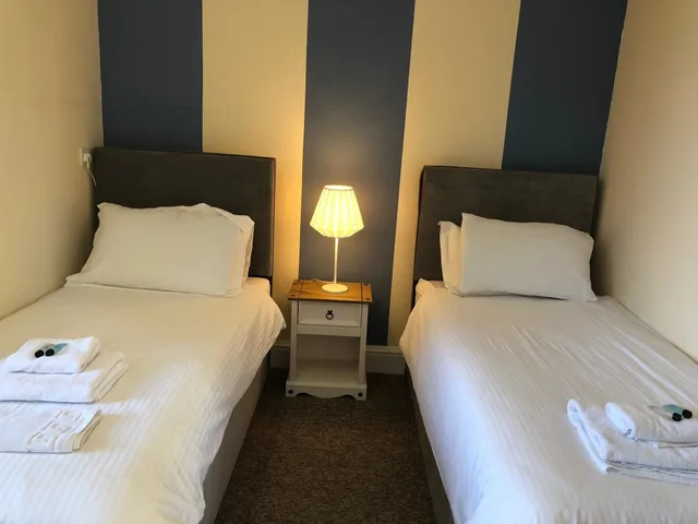 غرفة اقتصادية بسريرين منفصلين، Royal Ashton Hotel 3/5