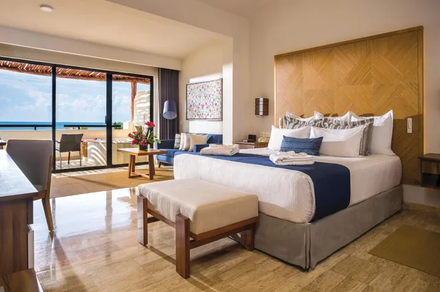 Preferred Club, Junior Suite, Triple, Ocean Front، Dreams Sapphire Resort And Spa 3/4