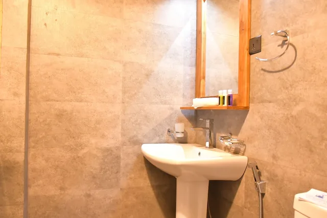 Deluxe, Tent, Double Bed, Lake Side, River View، Athgira River Camp 5/5