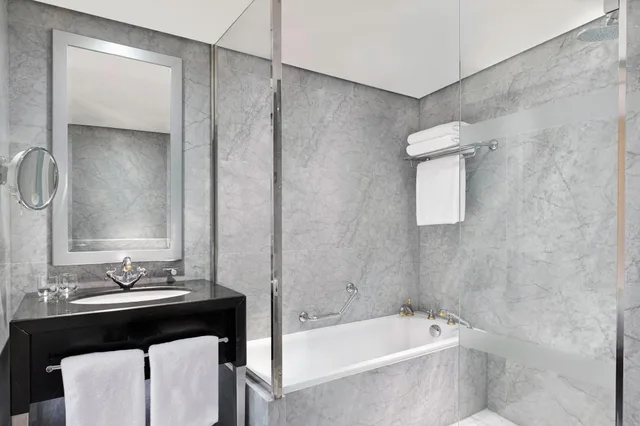 جناح بسرير كينج، The Park Tower Knightsbridge, a Luxury Collection Hotel, London 6/7