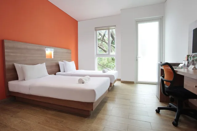 غرفة بسرير مزدوج، LeGreen Suite Kuningan 3/4