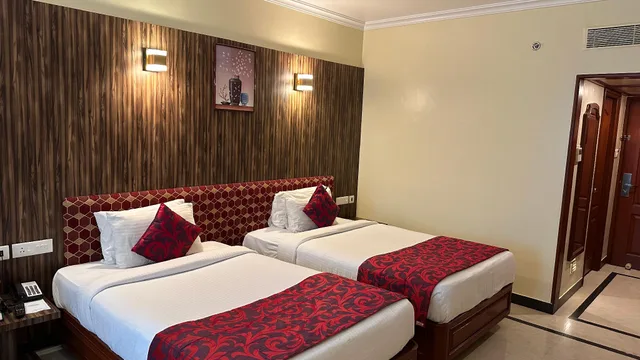 غرفة بريميوم بسريرين منفصلين، Annamalai International Hotel 3/3