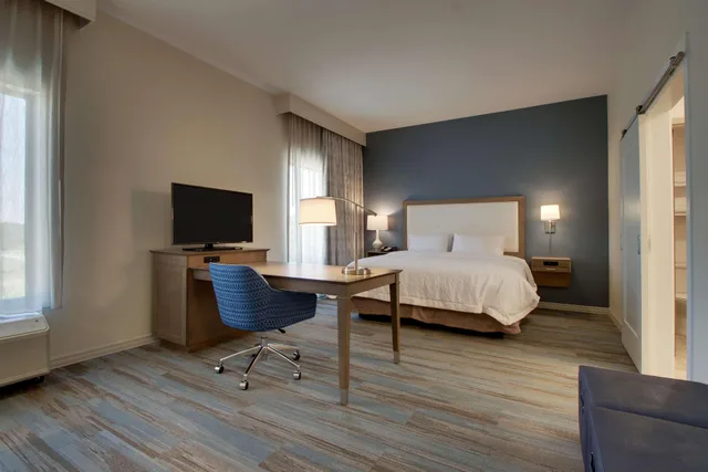 جناح استوديو بسرير كينج، Hampton Inn Sneads Ferry North Topsail Beach 2/4