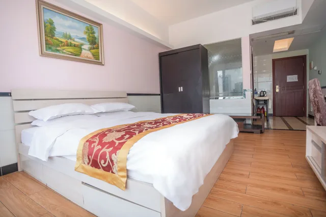 غرفة قياسية بسرير كوين، Sunny Private Apt Of Grand Continental 6/10