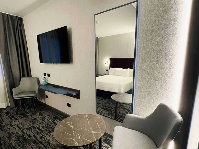 Superior, Double Bed, Mercure Rome Leonardo Da Vinci Airport 7/10