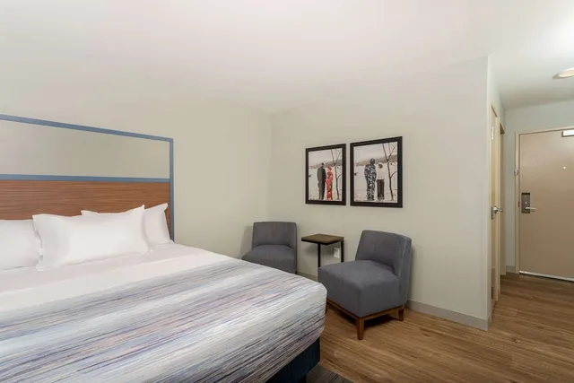 غرفة بزنس بسريرين كوين، AmericInn by Wyndham San Angelo 1/3