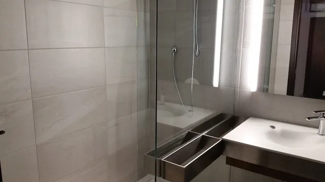 Comfort, Murphy Bed, Queen Bed، Grand Times Hotel Drummondville 2/2