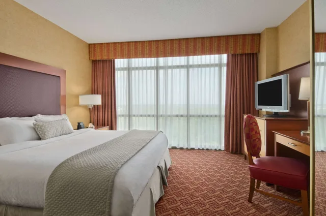 جناح بسرير كينج وسريرين مزدوجين بغرفتي نوم، Embassy Suites by Hilton Charlotte Concord Golf Resort & Spa 3/10
