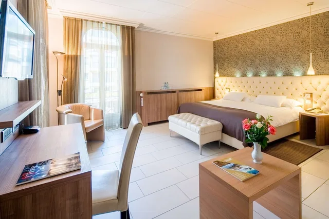 جناح جونيور بسرير كوين مع أريكة، Best Western Hotel Bellevue Au Lac 3/7