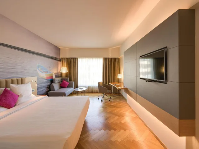 غرفة سوبيريور بسرير كينج وسرير كوين، Novotel Vijayawada Varun 2/8
